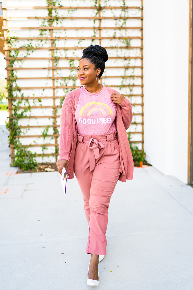 https://www.queenofsleeves.com/wp-content/uploads/2019/11/good-vibes-all-pink-outfit-1.jpg
